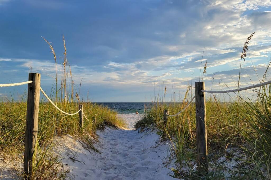 Alpha Retreats Apartment Panama City Beach Exterior photo