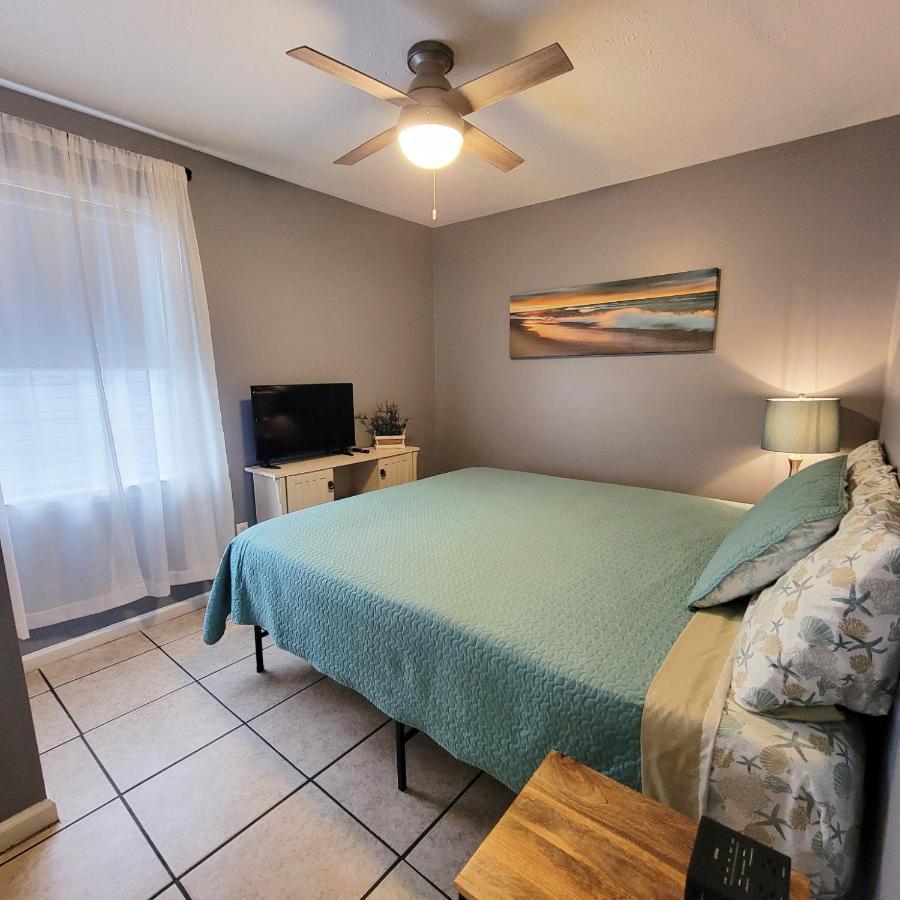 Alpha Retreats Apartment Panama City Beach Exterior photo